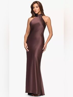 XSCAPE
Women's Tie Neck Long Dress.
